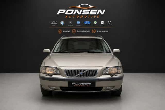 Volvo V70 (2003) thumbnail 3