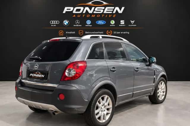 Opel Antara (2011) thumbnail 3