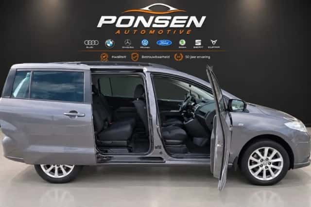 Mazda 5 (2010) thumbnail 6