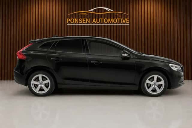 Volvo V40 (2016) thumbnail 4