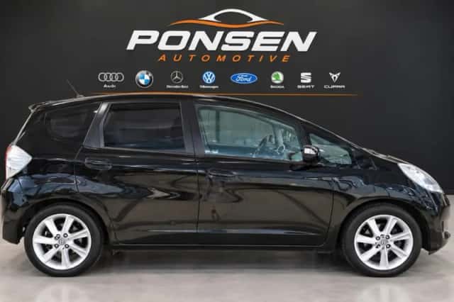 Honda Jazz (2011) thumbnail 2