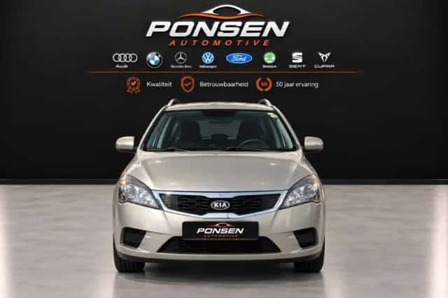 Kia Ceed (2012) thumbnail 4