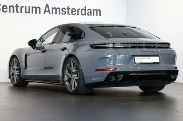 Porsche Panamera (2024) thumbnail 3
