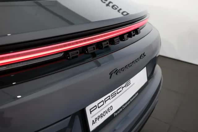 Porsche Panamera (2024) thumbnail 5