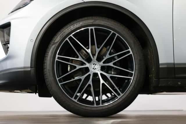Porsche Macan (2025) thumbnail 6