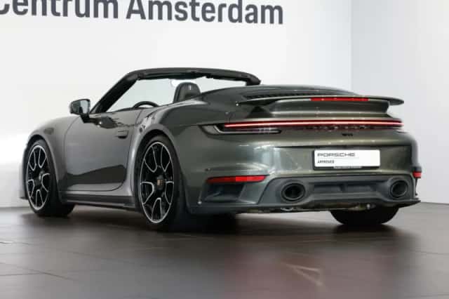 Porsche 911 (2024) thumbnail 3