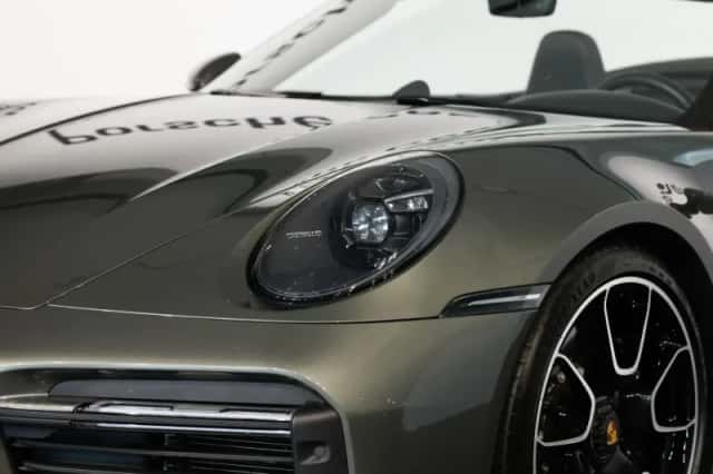 Porsche 911 (2024) thumbnail 6