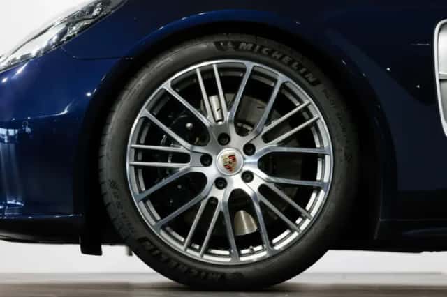Porsche Panamera (2023) thumbnail 6