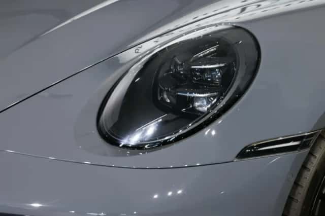 Porsche 911 (2024) thumbnail 5