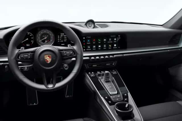 Porsche 911 (2024) thumbnail 4
