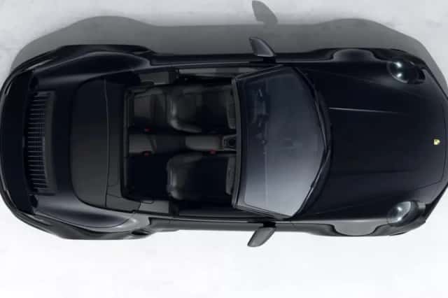 Porsche 911 (2024) thumbnail 6