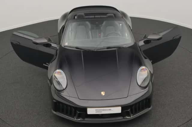 Porsche 911 (2025) thumbnail 6