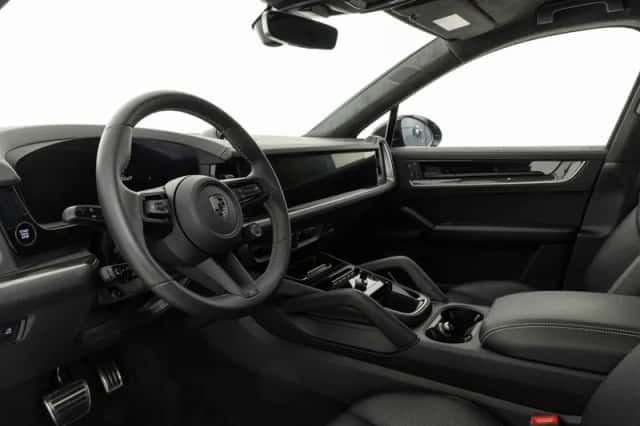 Porsche Cayenne (2026) thumbnail 3
