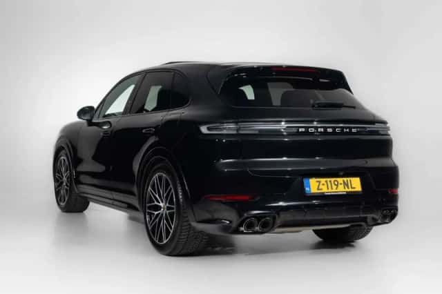 Porsche Cayenne (2024) thumbnail 6