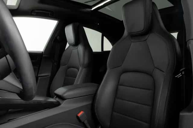 Porsche Macan (2025) thumbnail 4
