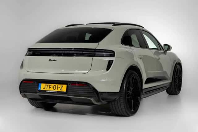 Porsche Macan (2026) thumbnail 2