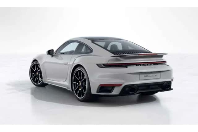 Porsche 911 (2021) thumbnail 2
