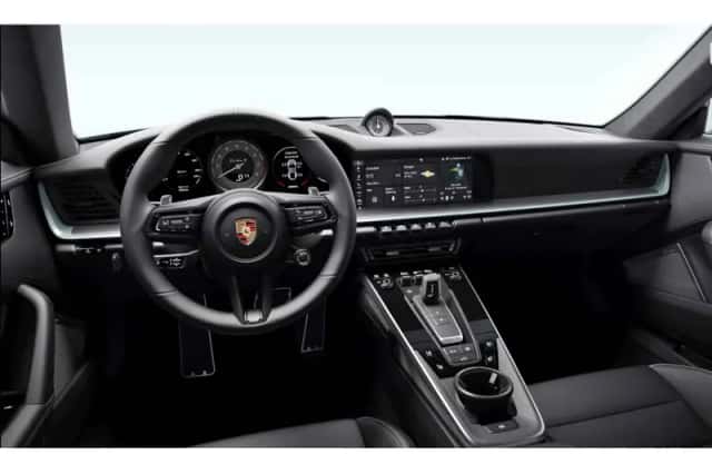 Porsche 911 (2021) thumbnail 3