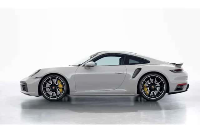 Porsche 911 (2021) thumbnail 5