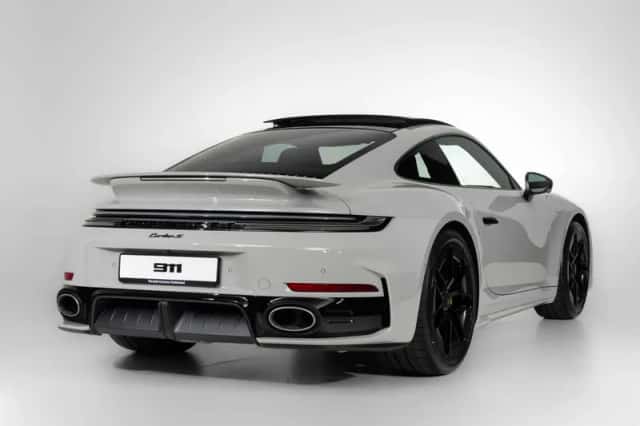 Porsche 911 (2026) thumbnail 2