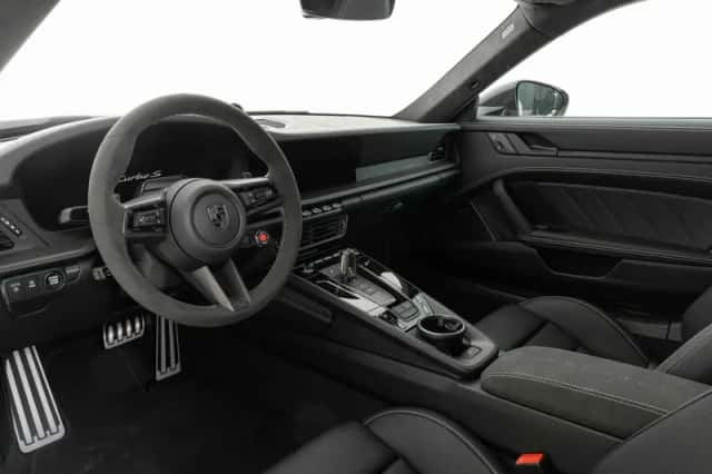 Porsche 911 (2026) thumbnail 3