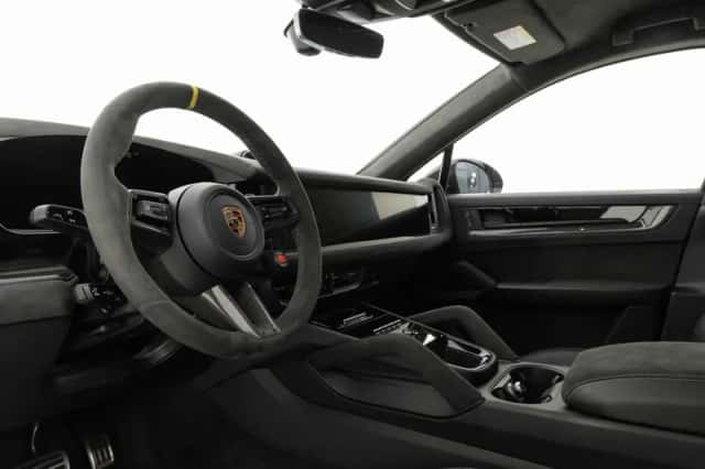 Porsche Cayenne (2024) thumbnail 3