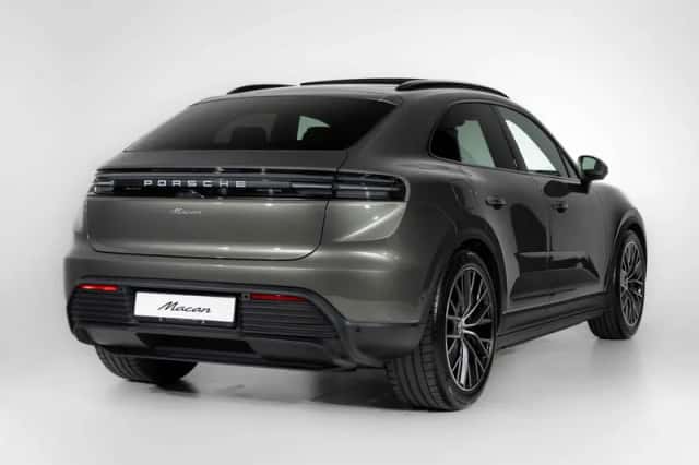 Porsche Macan (2026) thumbnail 2