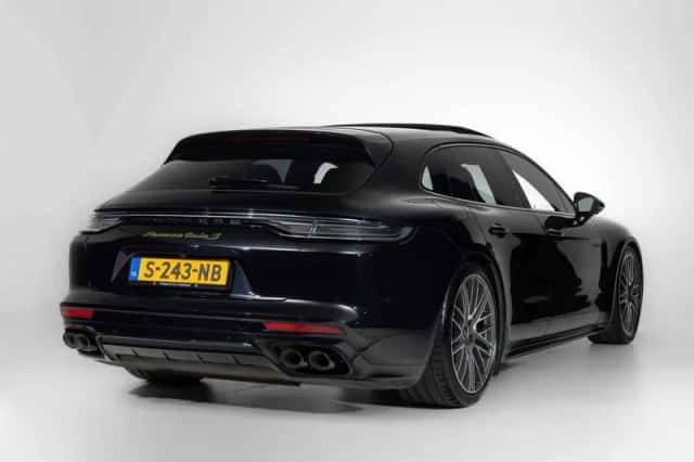 Porsche Panamera (2023) thumbnail 2