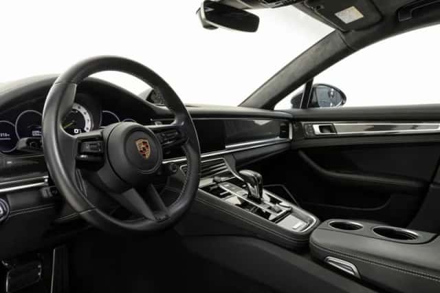 Porsche Panamera (2023) thumbnail 3
