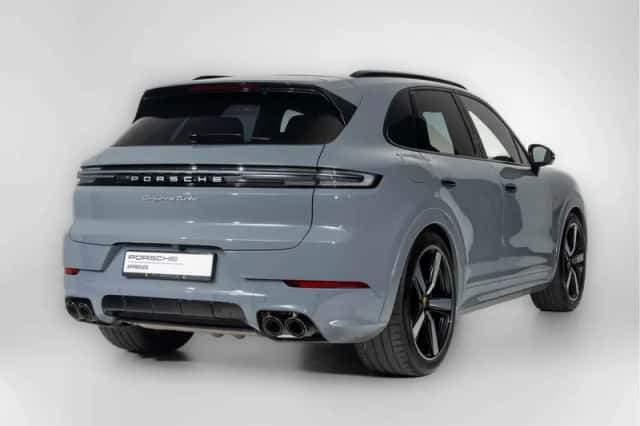 Porsche Cayenne (2024) thumbnail 2