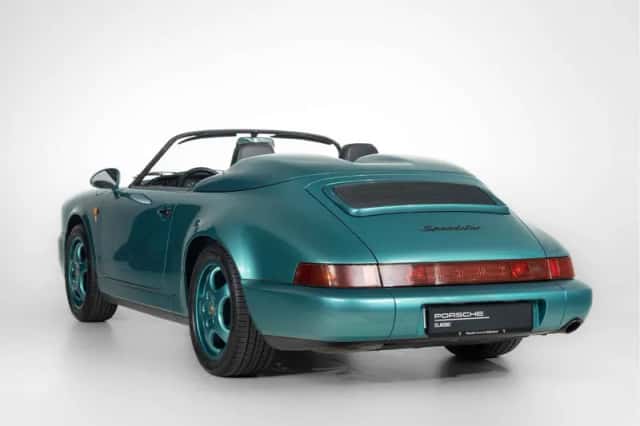 Porsche 911 (1993) thumbnail 2