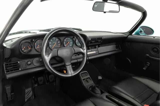 Porsche 911 (1993) thumbnail 3