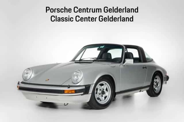 Porsche 911 (1975) thumbnail 1