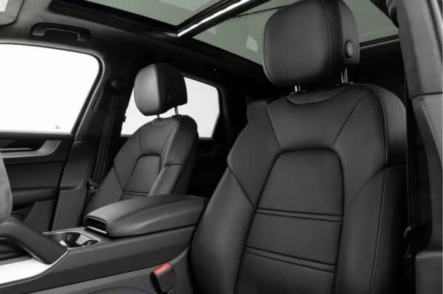 Porsche Cayenne (2024) thumbnail 4