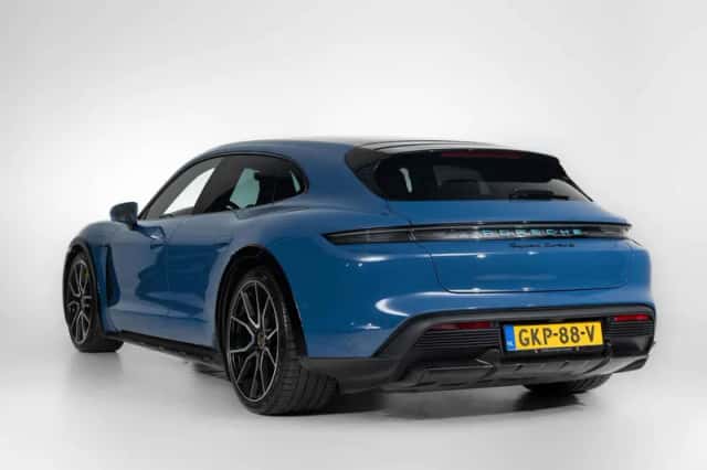 Porsche Taycan (2021) thumbnail 6