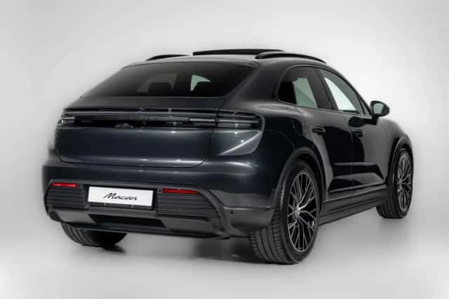 Porsche Macan (2026) thumbnail 2