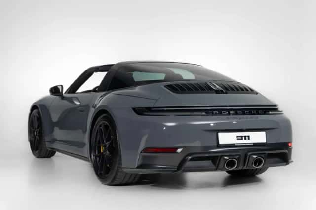 Porsche 911 (2026) thumbnail 2