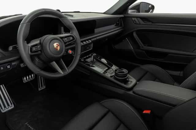 Porsche 911 (2026) thumbnail 3