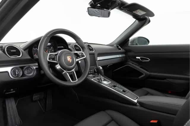 Porsche 718 (2024) thumbnail 3