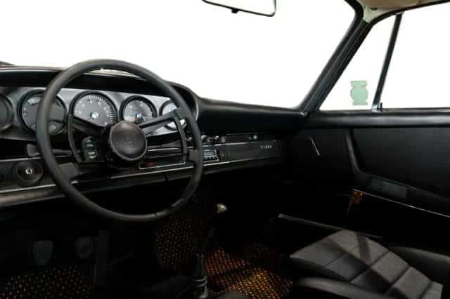 Porsche 911 (1971) thumbnail 3