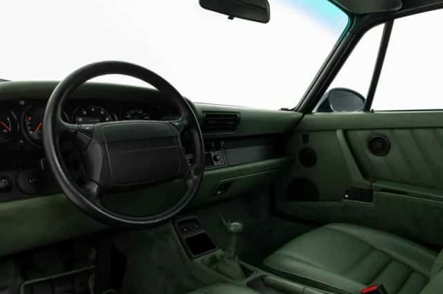 Porsche 911 (1991) thumbnail 3