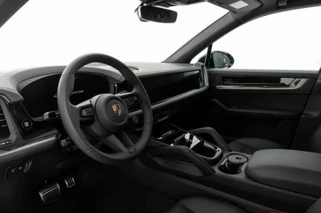 Porsche Cayenne (2025) thumbnail 3