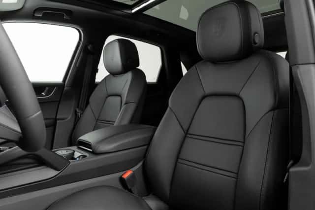 Porsche Cayenne (2025) thumbnail 4