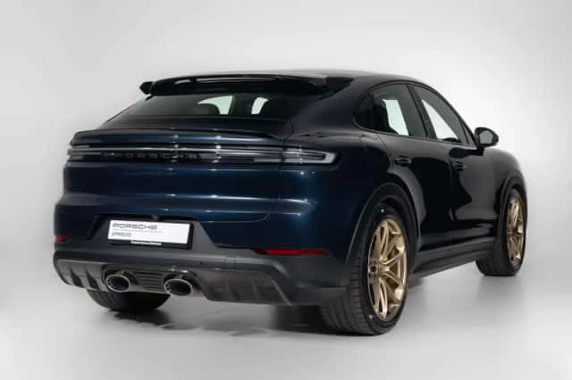 Porsche Cayenne (2024) thumbnail 2
