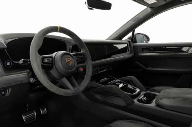 Porsche Cayenne (2024) thumbnail 3