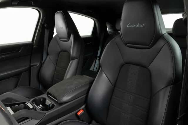 Porsche Cayenne (2024) thumbnail 4