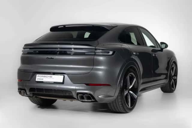 Porsche Cayenne (2025) thumbnail 2