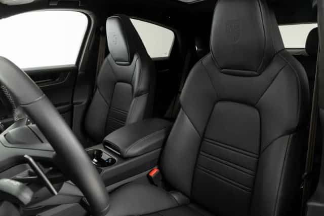 Porsche Cayenne (2025) thumbnail 4
