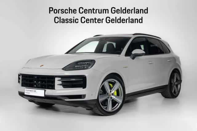 Porsche Cayenne (2024) thumbnail 1