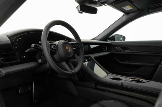 Porsche Taycan (2026) thumbnail 3